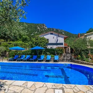 Apartment Josip, Plomin